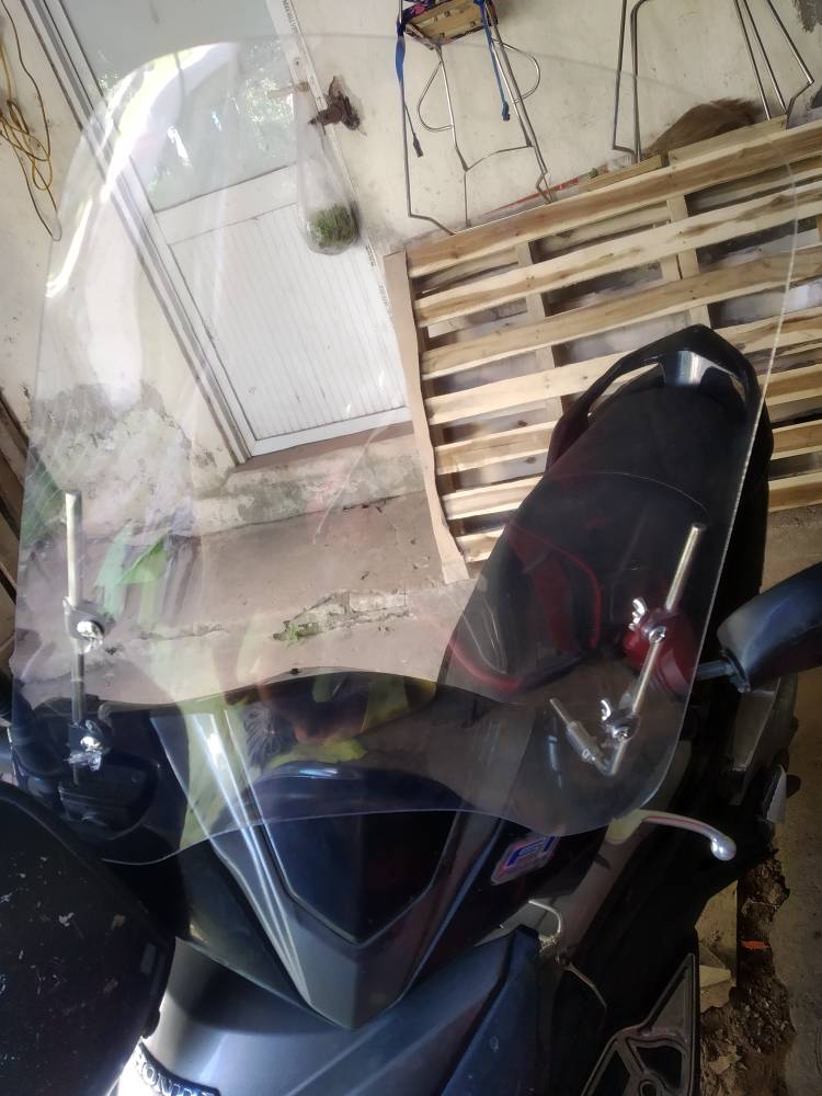 Kính Chắn Gió Chắn Bụi Xe Máy Chất Liệu Nhựa Dẻo Cao Cấp Cản Gió Và Bụi Bẩn Hiệu Quả