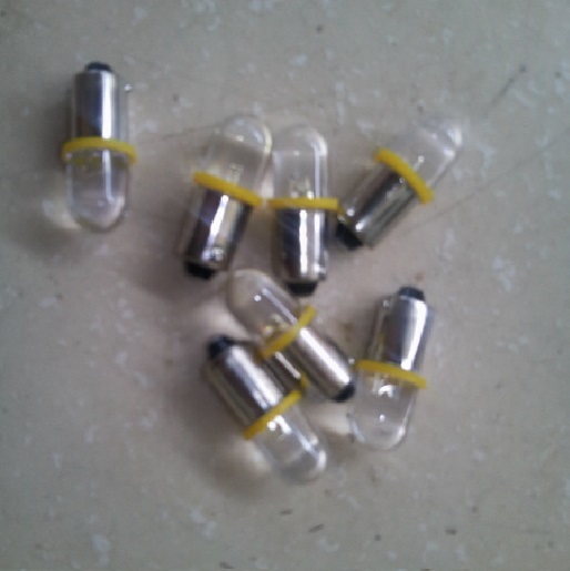 BÓNG LED ĐƠN 24VAC/DC ĐUÔI GÀI 9MM BA9S ÁNH SÁNG VÀNG