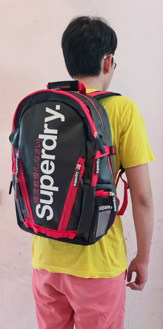 Balo Superdry tiện ích chống nước