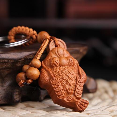 Móc Khóa Gỗ Thủ Công Khắc Hình Cá Chép ngậm tiền đồng may mắn