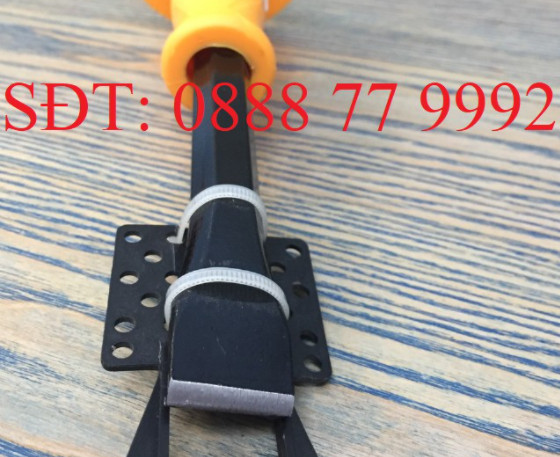 Đục sắt  dẹp (22x250mm) Ingco HCCL082210