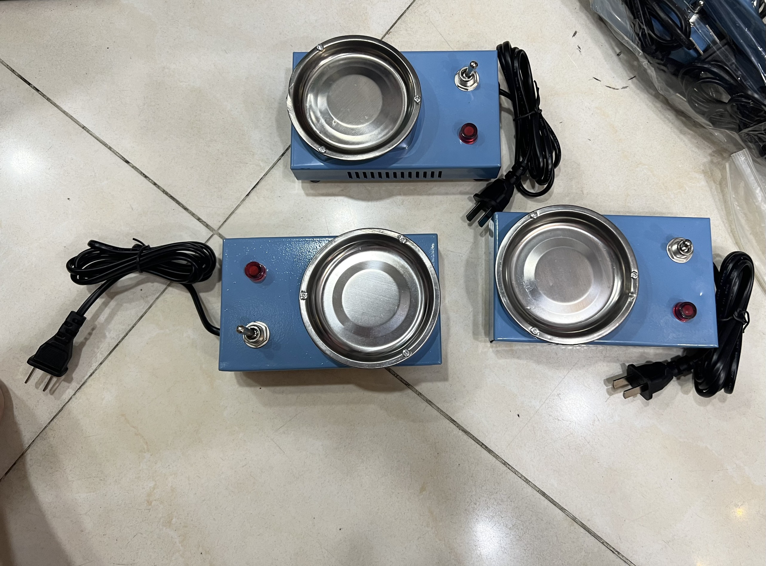 Bếp nấu keo nến ( silicon ) , ( tặng 10 cây keo nến )