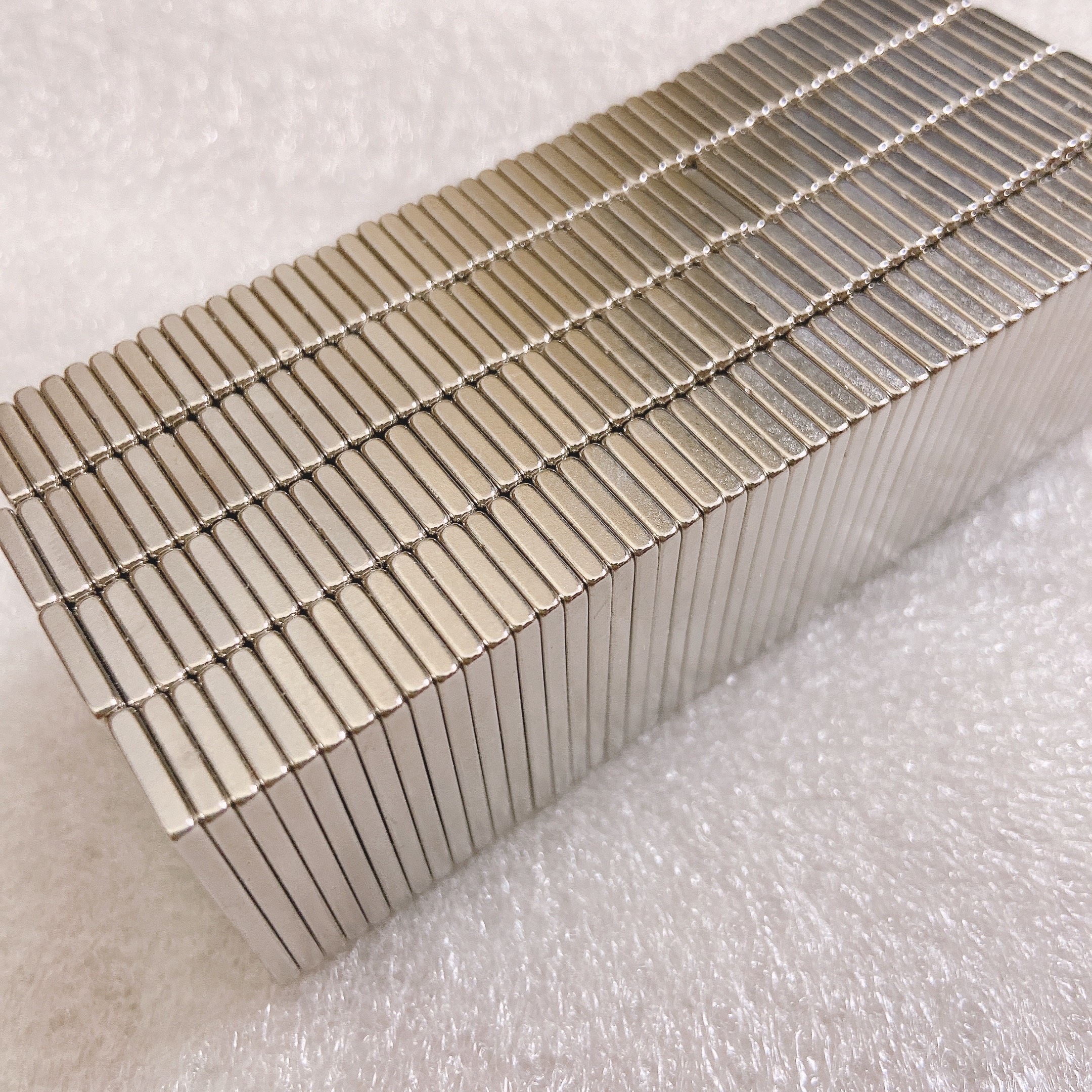 Permanent magnet nickel plated strong suction size 30x10x2mm