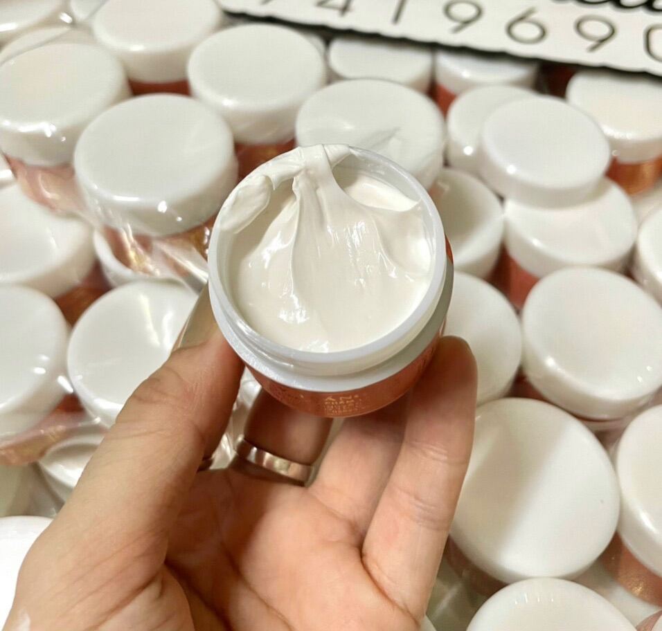 Kem tẩy kích trắng da lan anh 30g