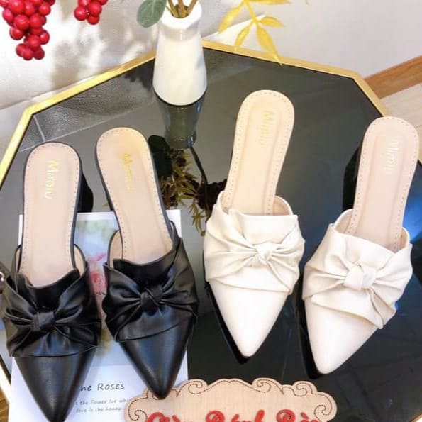 >> BÁO GIÁ GIÀY NỮ SỤC MÓC VUÔNG MŨI NHỌN ĐẾ 3P | Shopee Lazada Sendo Tiki mới nhất 84 Giày sục nữ thời trang mũi nhọn quai xoắn nơ đế vuông hở gót form chuẩn size 35-40 cao 2cm màu đen và kem