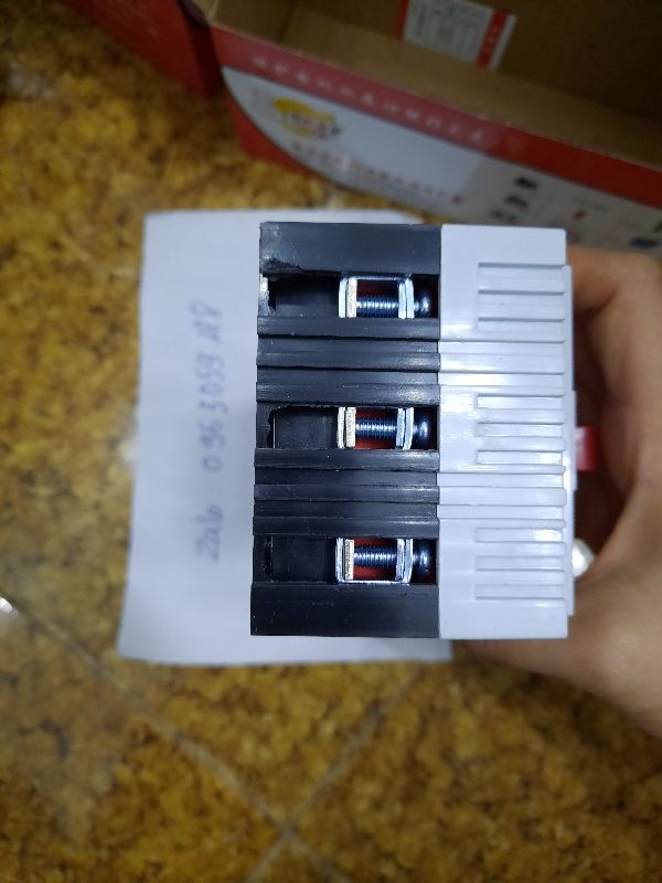 Aptomat Chống Mất Pha 3 Pha 40A -Giá 1 cái