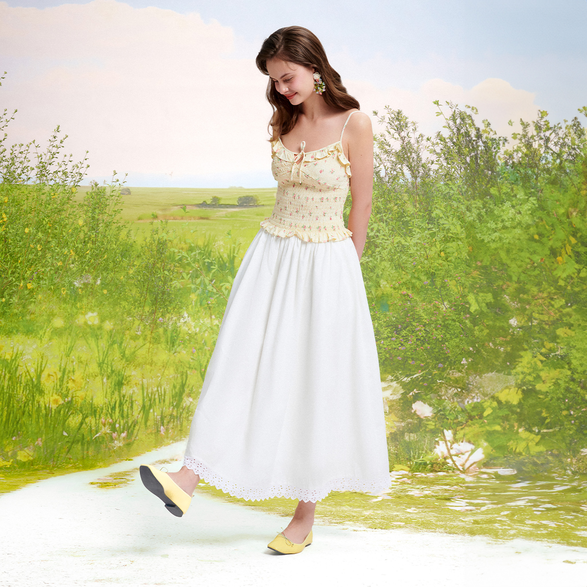 DOTTIE - Áo 2 dây chạy smocking - Kem - T0855