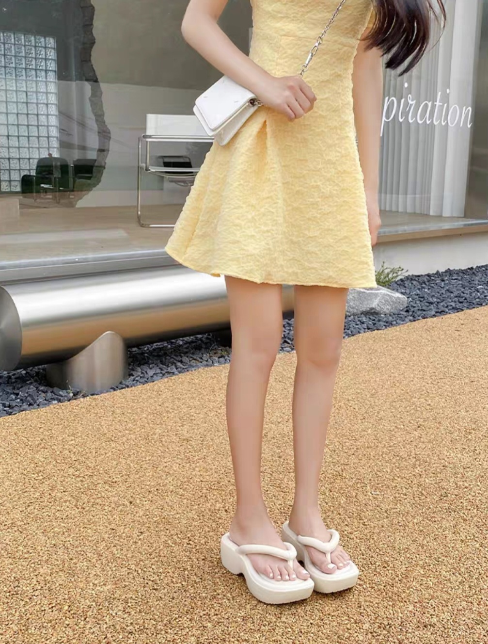 Dép Xỏ Ngón Đế Dày Mũi Vuông