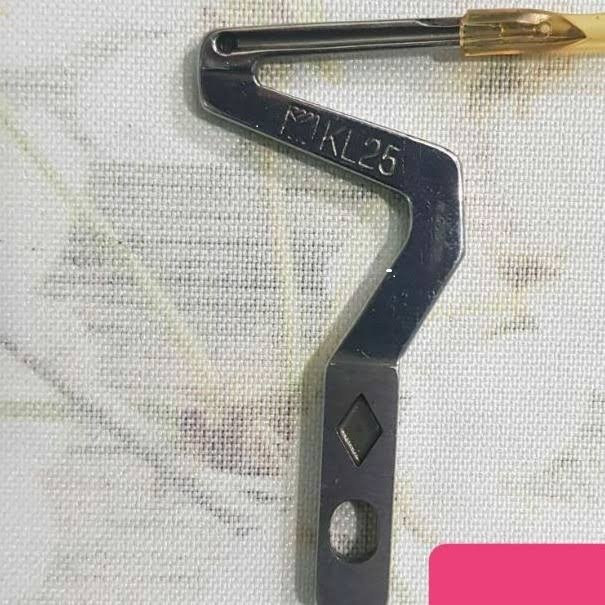 Móc máy vắt sổ siruba f 747