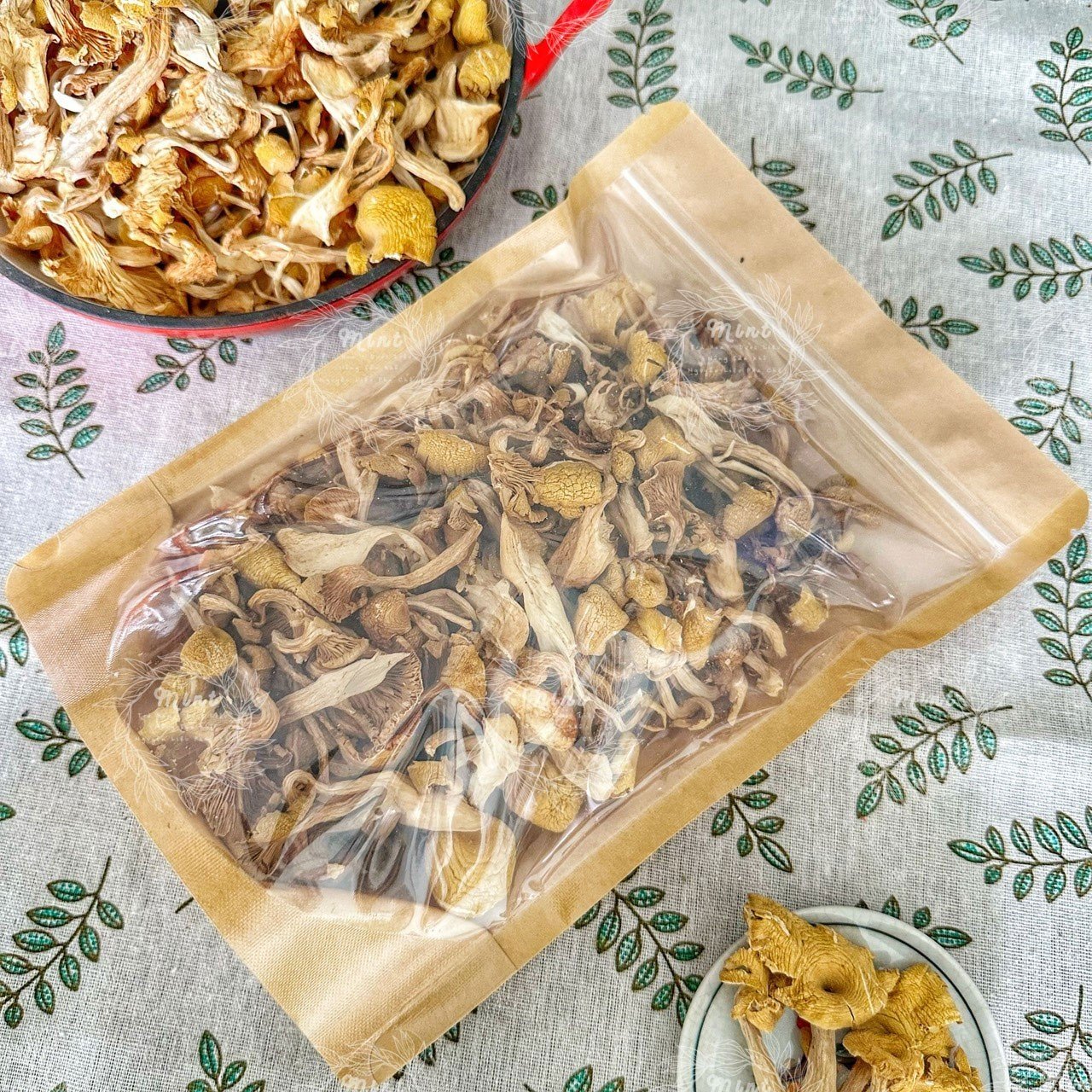 Nấm Mỡ Gà Sấy Khô (Nấm Sò Vàng - Nấm Bào Ngư Vàng - Tamogitake) - Túi 100gr