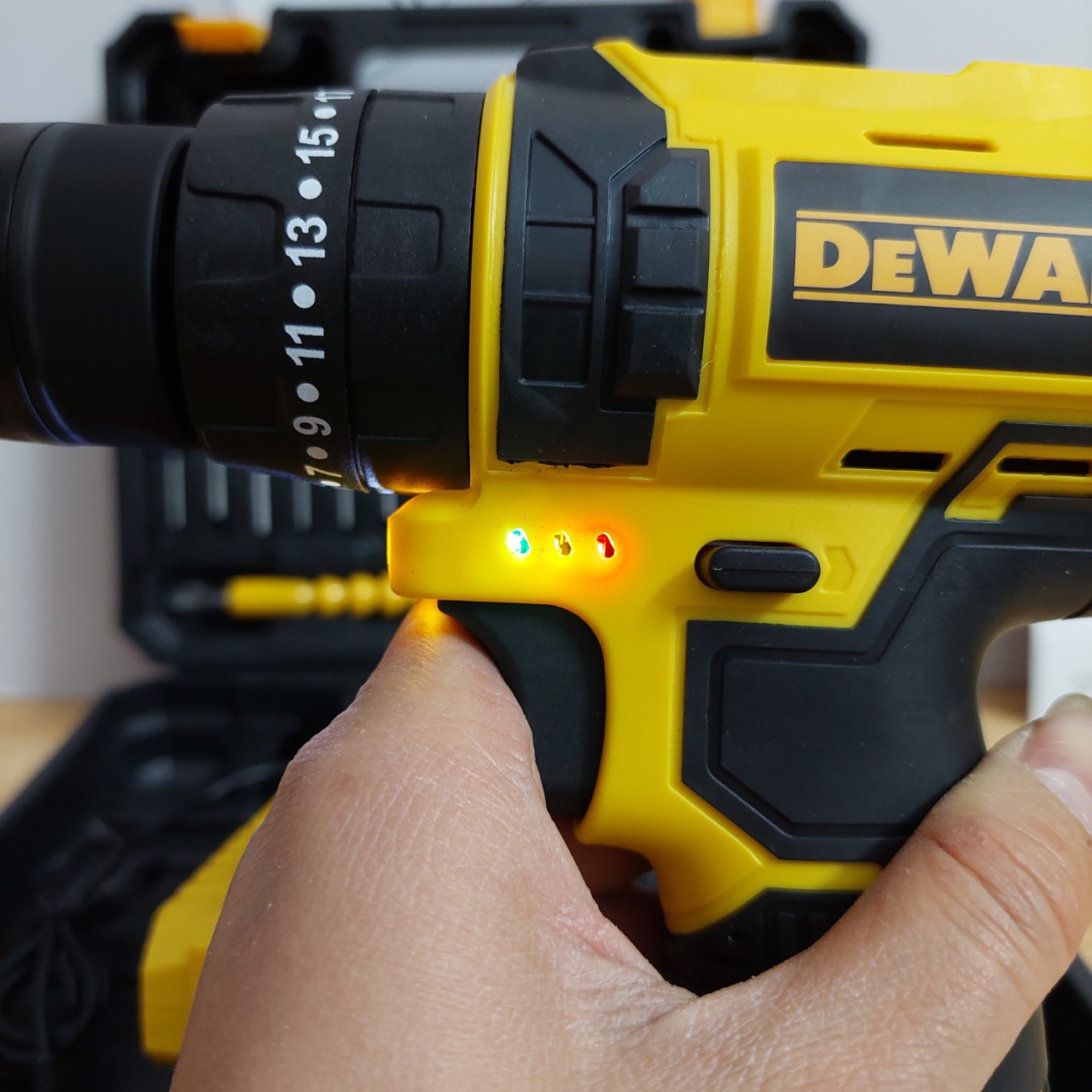 [ HÀNG CAO CẤP ]  MÁY KHOAN PIN DW 72V CÓ ĐÈN BÁO PIN