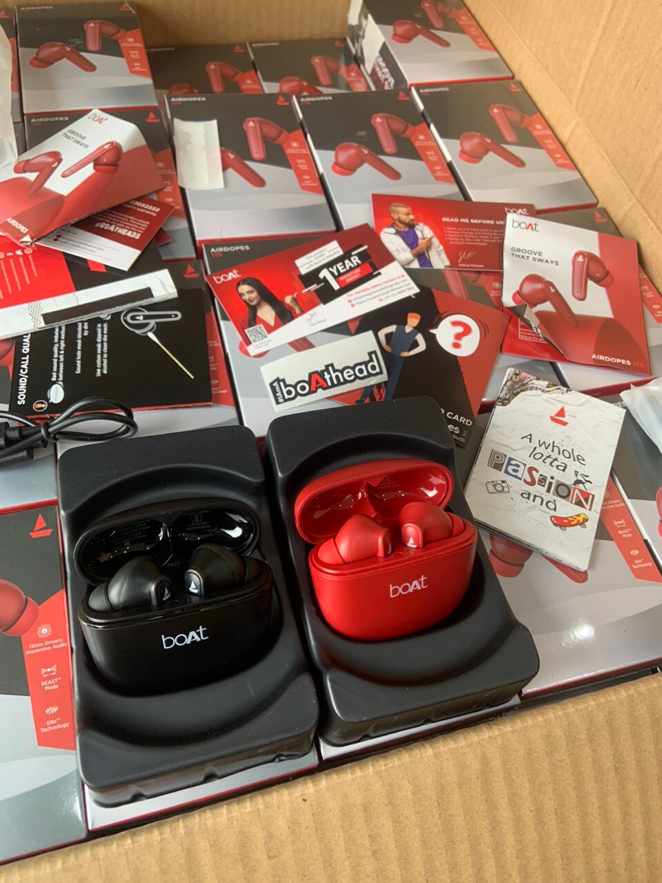 Tai nghe Bluetooth 2 tai kèm đốc sạc boAt Airdopes 115 True Wireless thương hiệu từ Mỹ