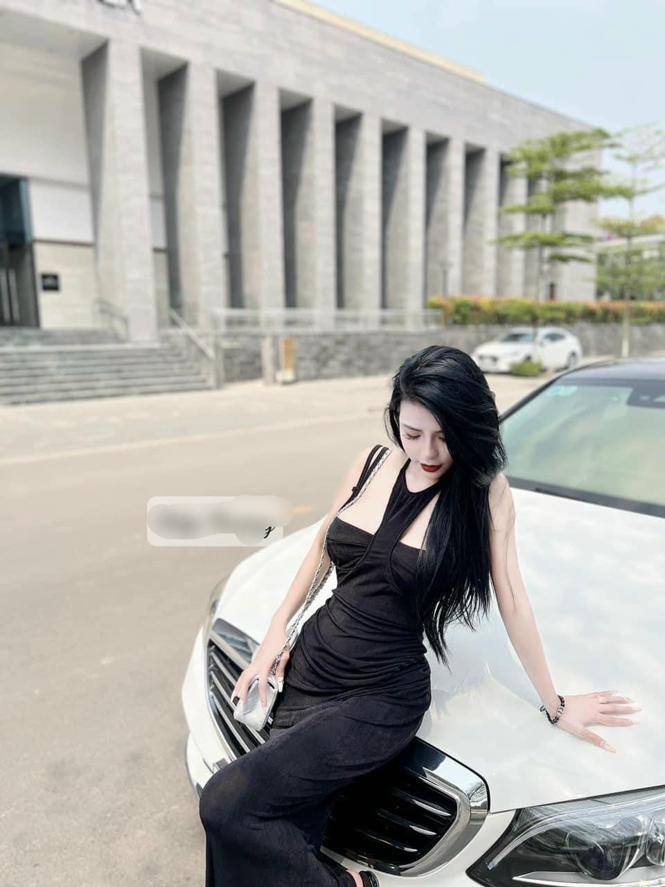 Đầm ôm body cổ yếm có mút ngực siêu sexy