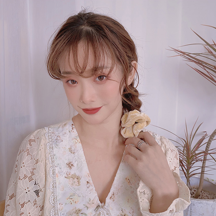 Cột tóc Scruchie nhung mịn Tiểu thư kiêu sa