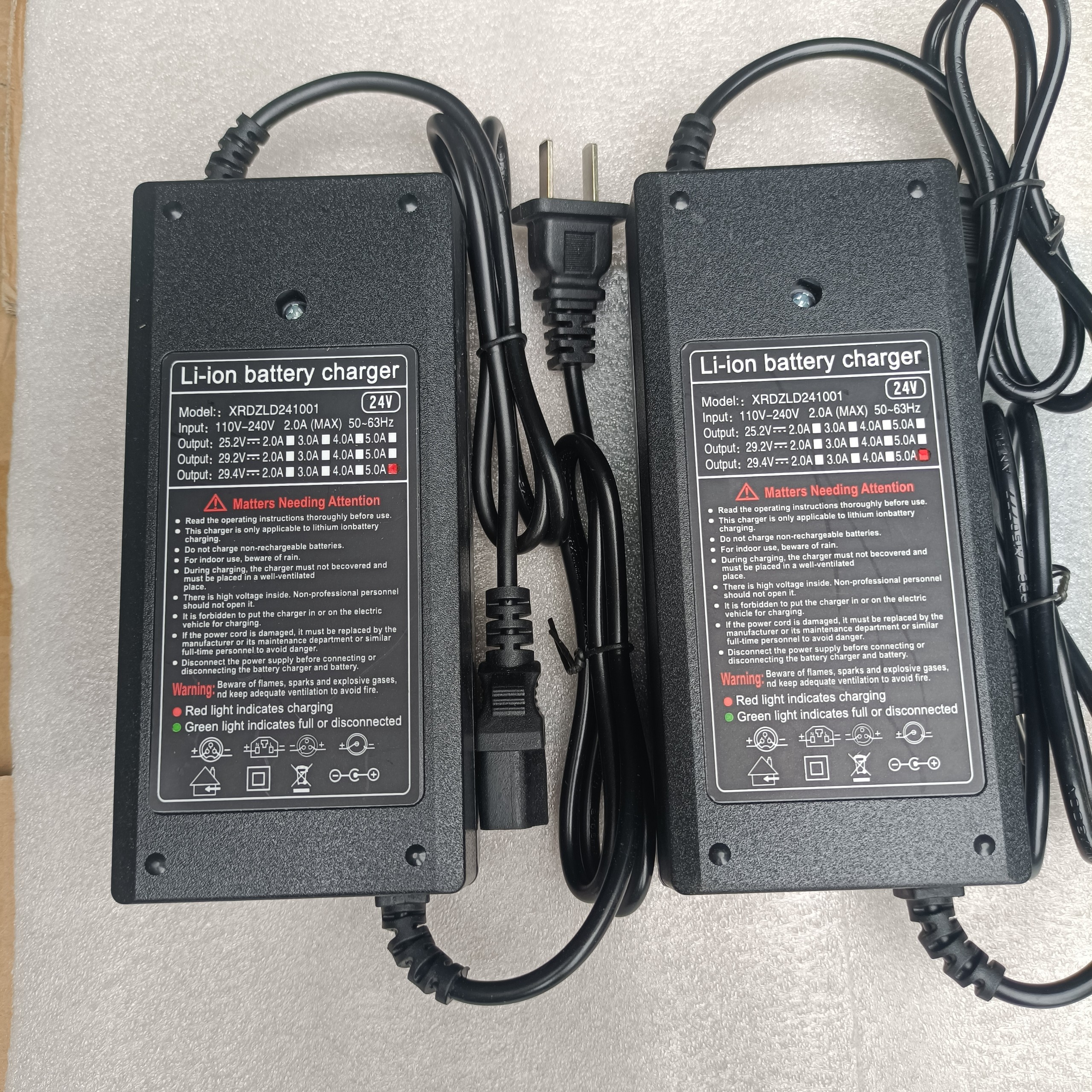 Sạc pin Li-on hệ 7s - 29.4v - 2A-3A-5A có quạt