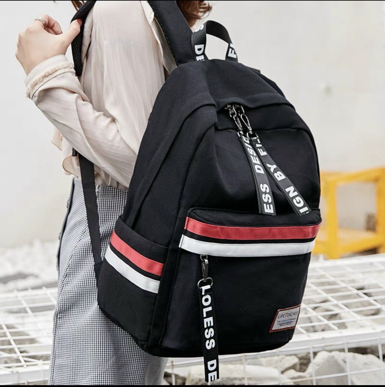 Balo Thời Trang Nam Nữ  2 Sọc Đỏ Trắng ( Size 30x38cm )