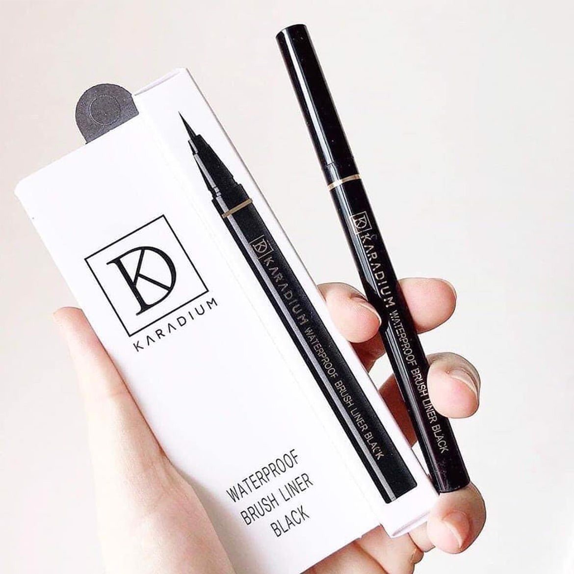 Bút dạ kẻ mắt nước Karadium