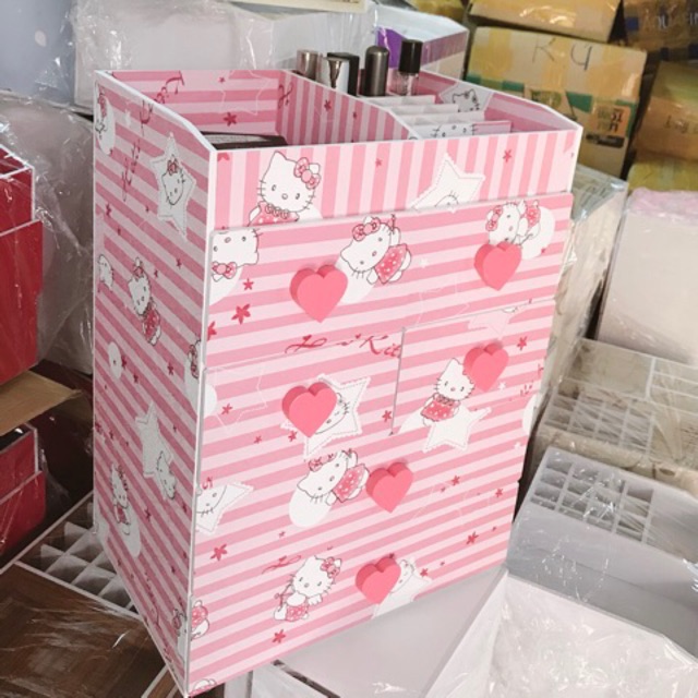 Kệ Đựng Mỹ Phẩm 5 Tầng Kitty nút trái tim