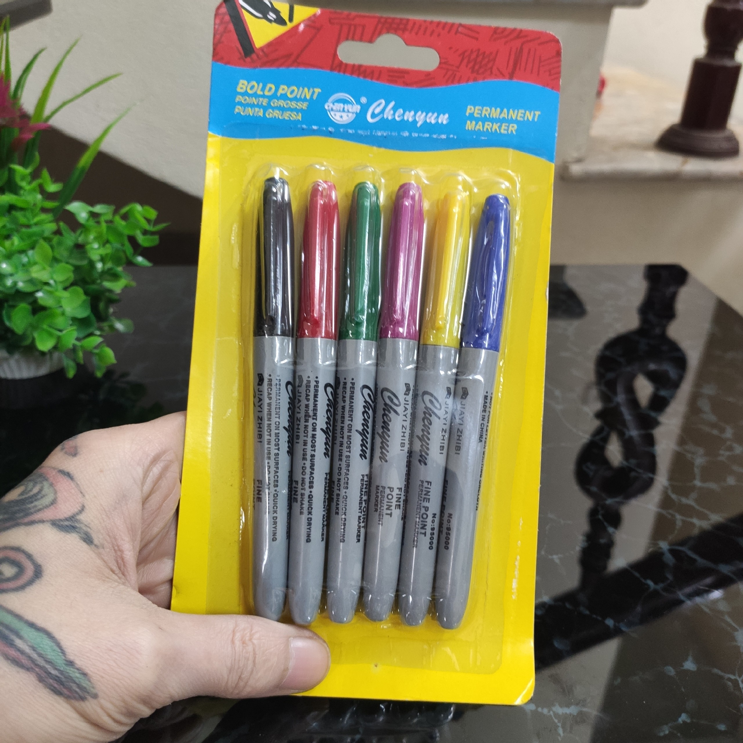 Vỉ 6 bút vẽ định hình lên da
