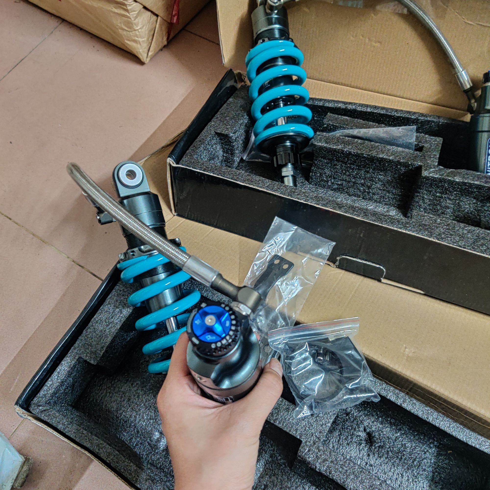 [HCM]phuộc sonic satria nitron bình dầu xoay 360