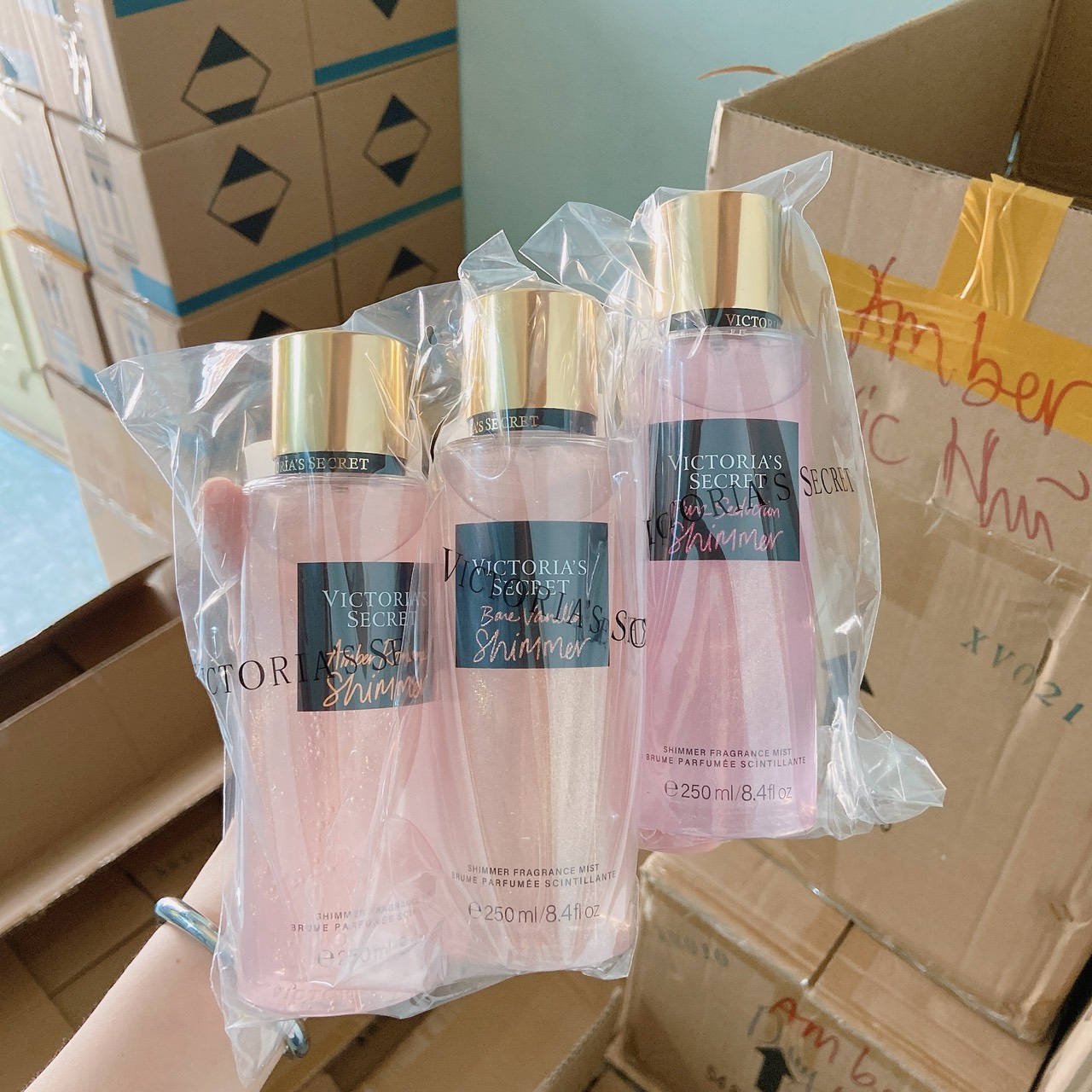 xịt thơm toàn thân [victoria- Secret ]250ml