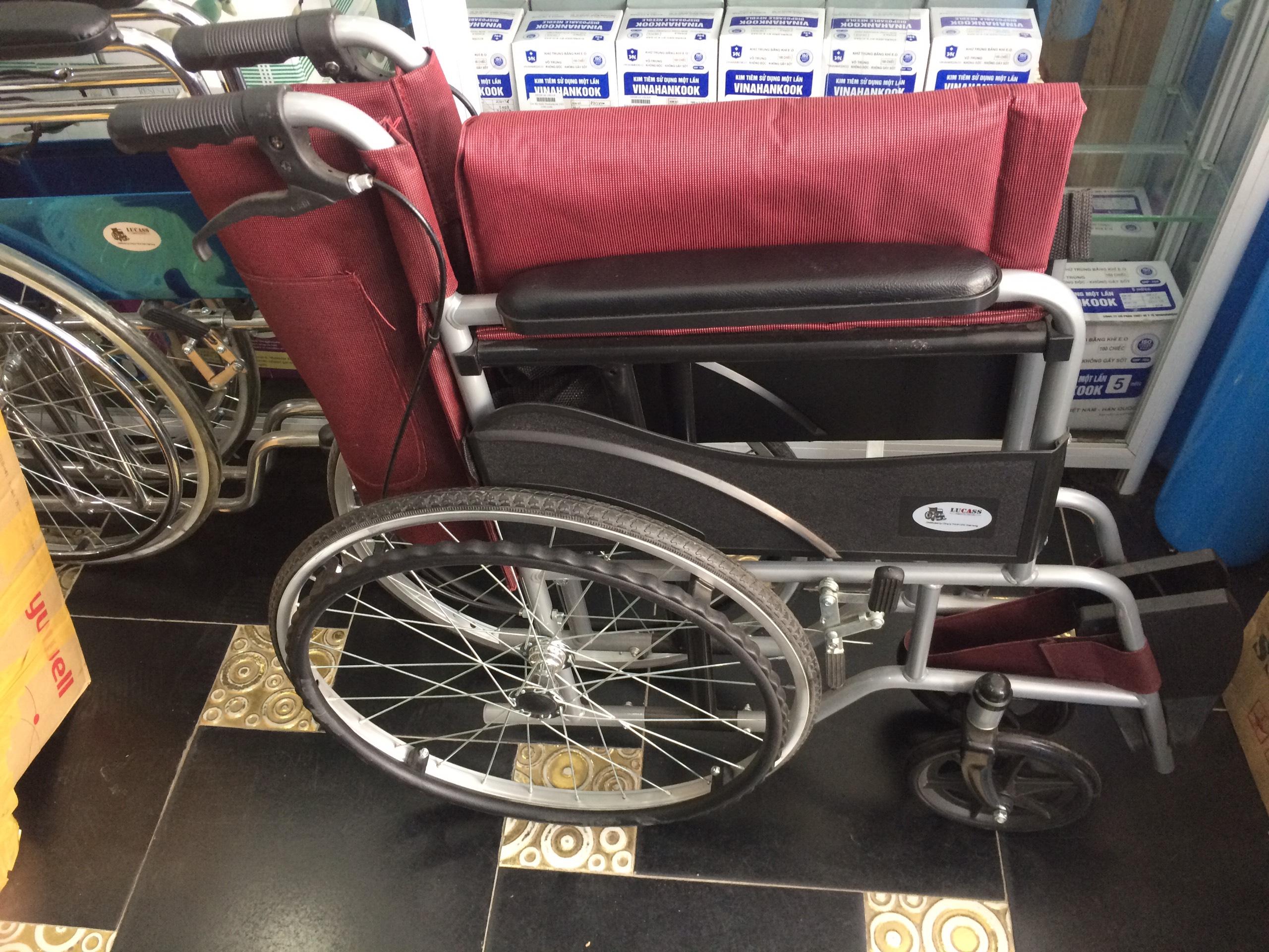 Xe lăn Lucass X75J dành cho người già