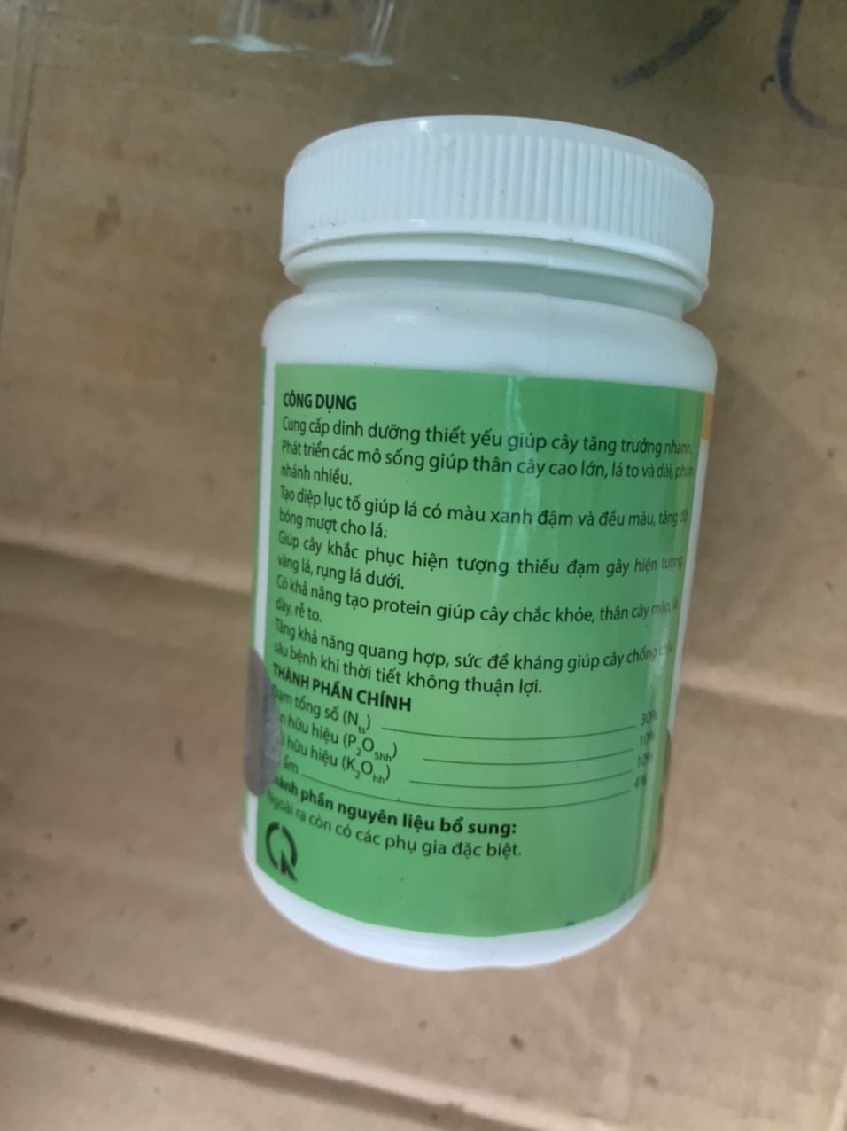 Phân Bón lá 30-10-10 Tám Ngọc lọ 100g