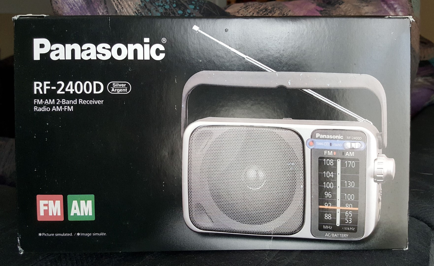 RADIO PANASONIC RF-2400D chạy điện 220v và pin