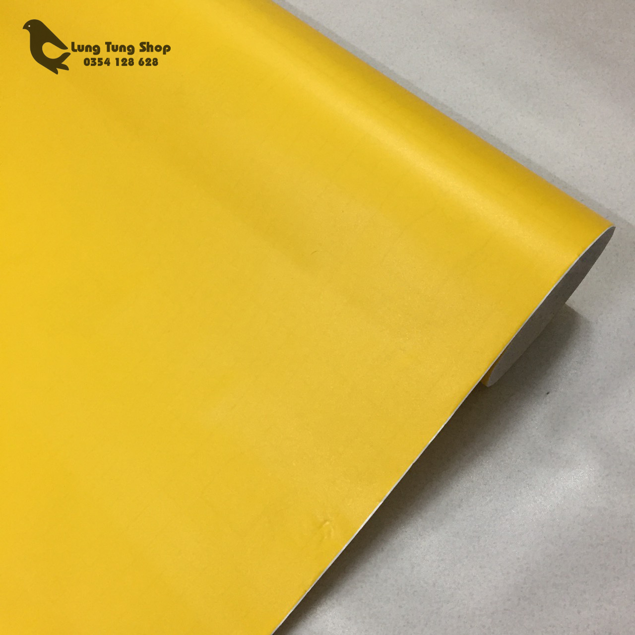 giấy dán tường có keo - decal vàng nhám ( khổ 1,2m )