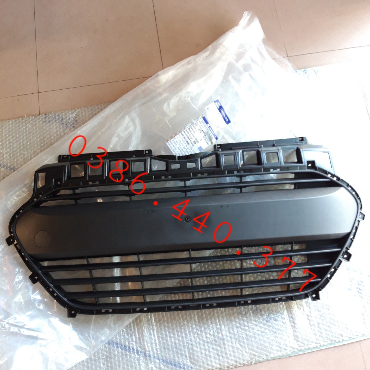 Lưới gió cản trước Grand I10 Xịn