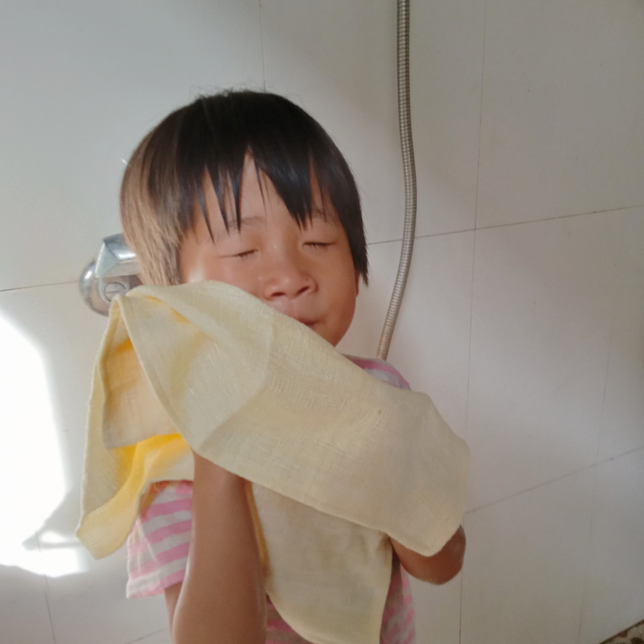 Khăn mặt tơ tằm làng nghề Thái BÌnh