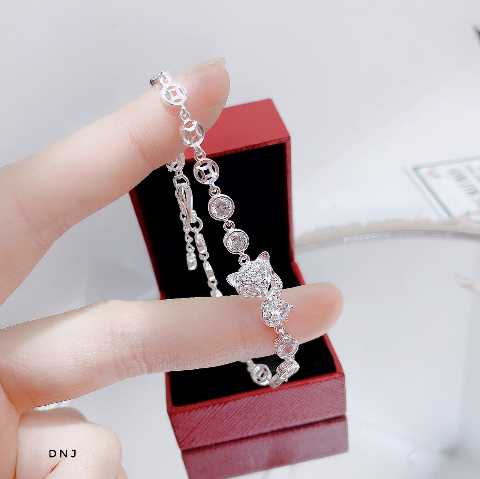 Lắc tay nữ mặt hồ ly chất liệu bằng bạc MS0135