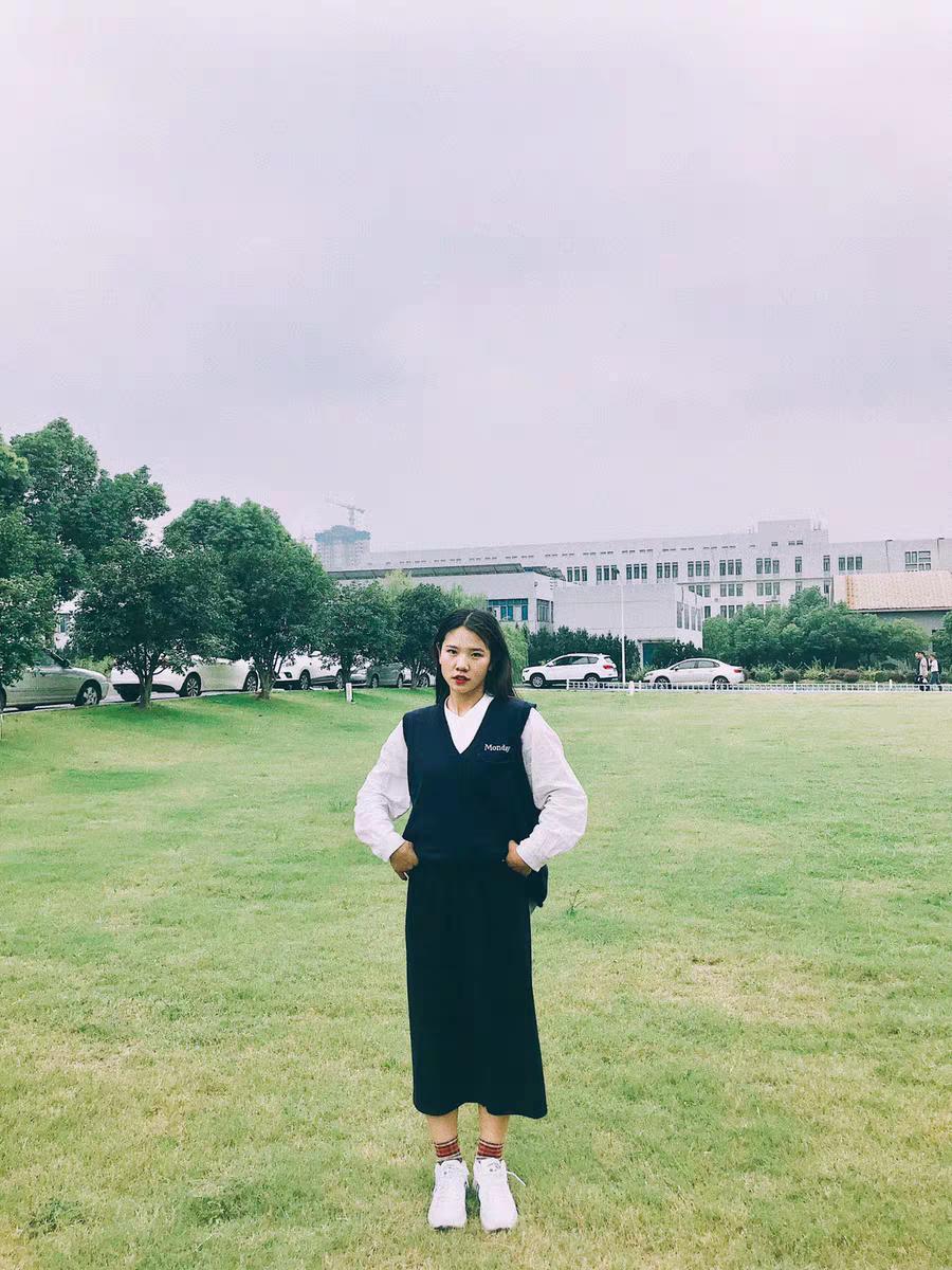 Set áo Gile monday và áo Sơ mi kẻ tay dài