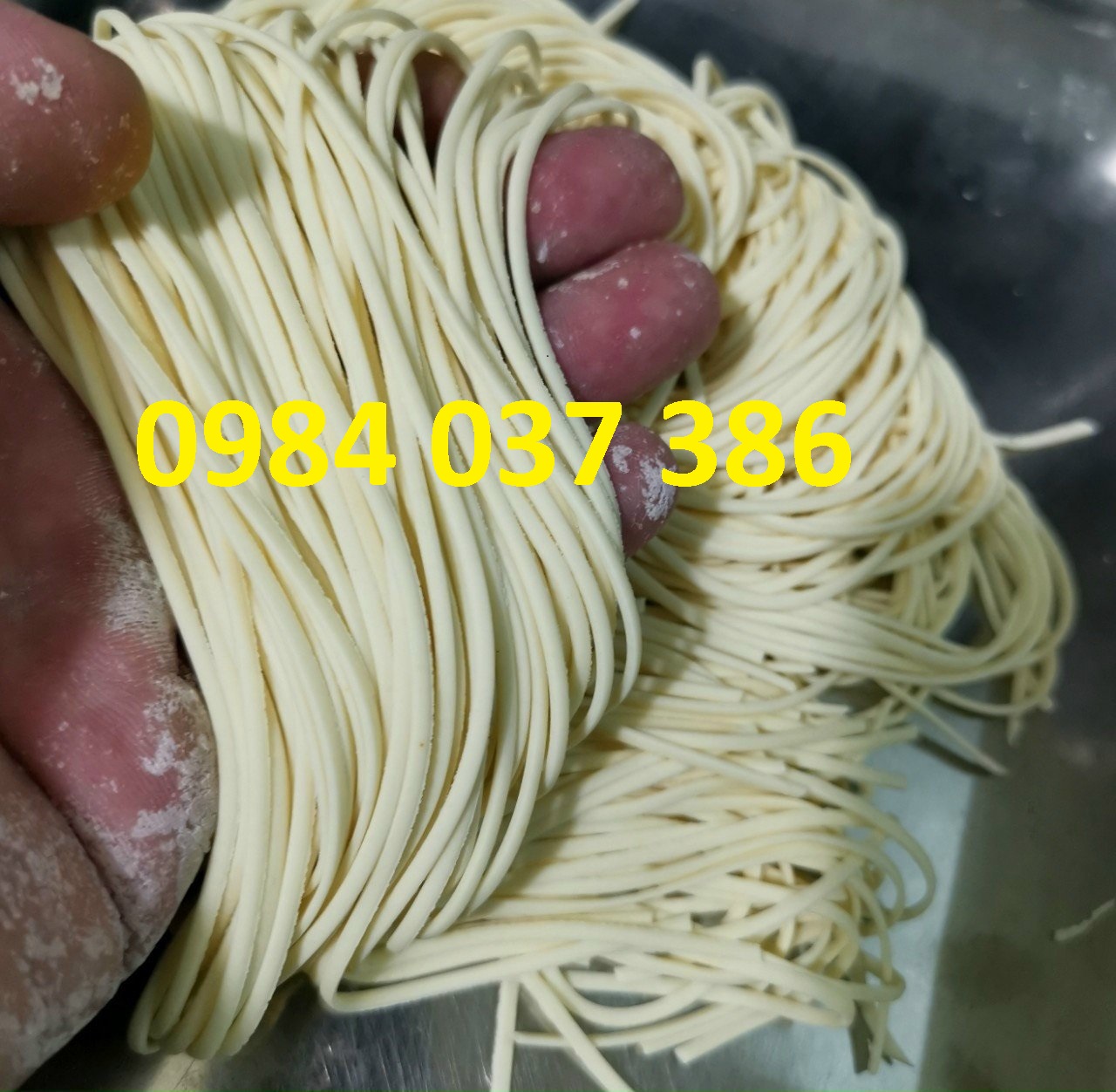 Máy cán bột cắt bột chạy điện FKM200