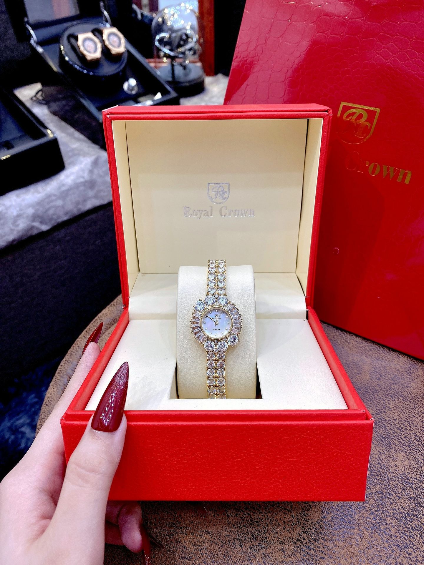 Đồng hồ nữ ROYAL CROWN 1412 fullbox