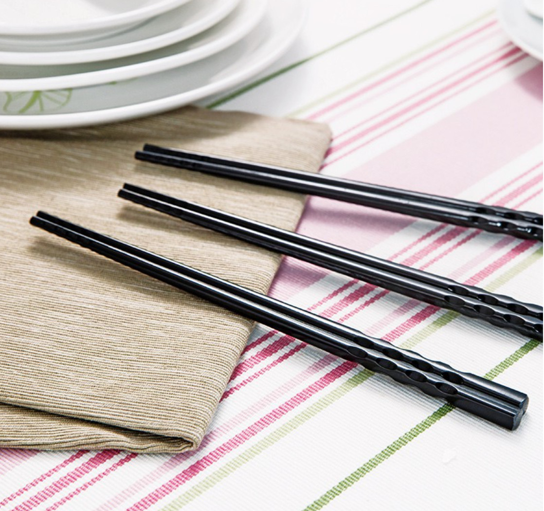 Bộ 10 đôi đũa đen Melamine (mua tại ptptshop)