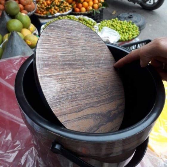 Thùng rác vân gỗ nắp lật thông minh.
