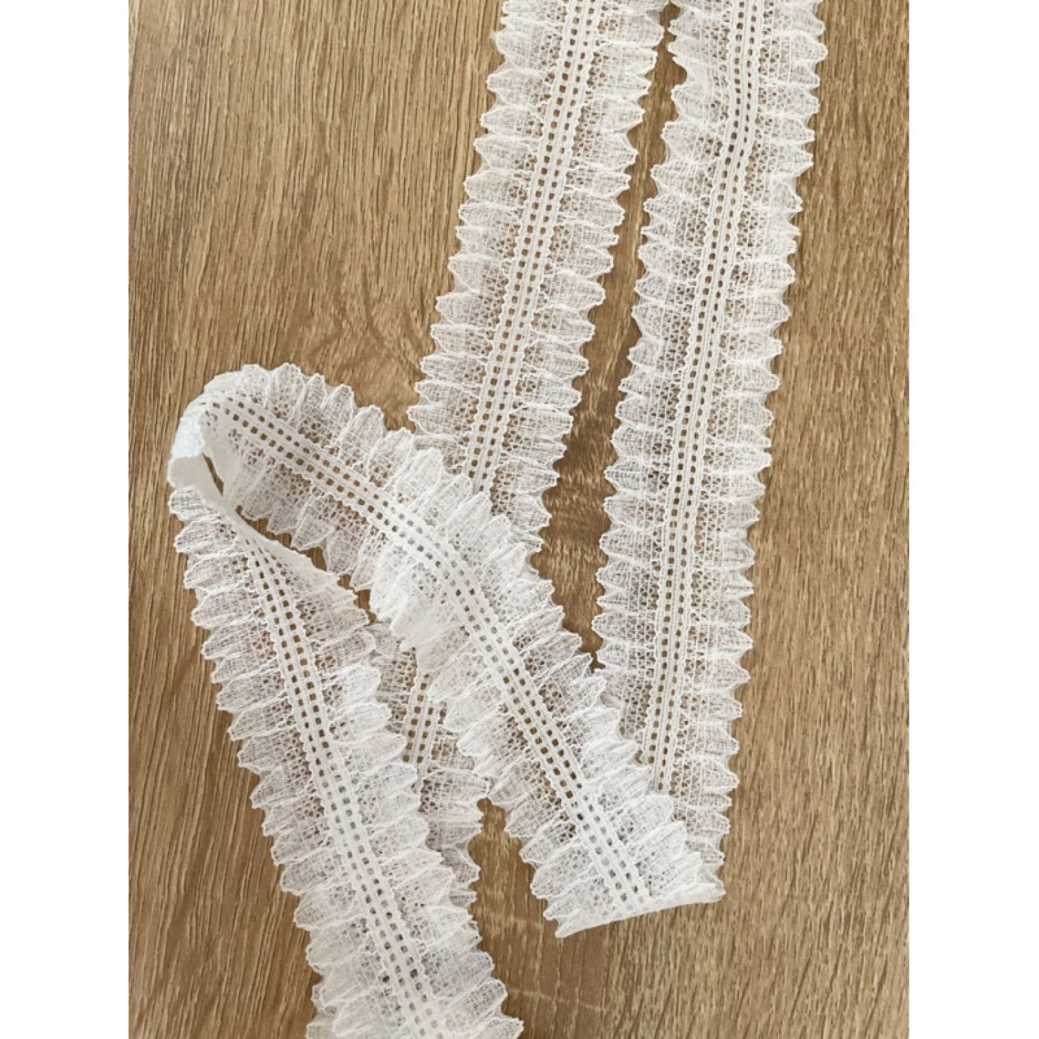 [0019] - 1m Viền ren thun khổ 3cm