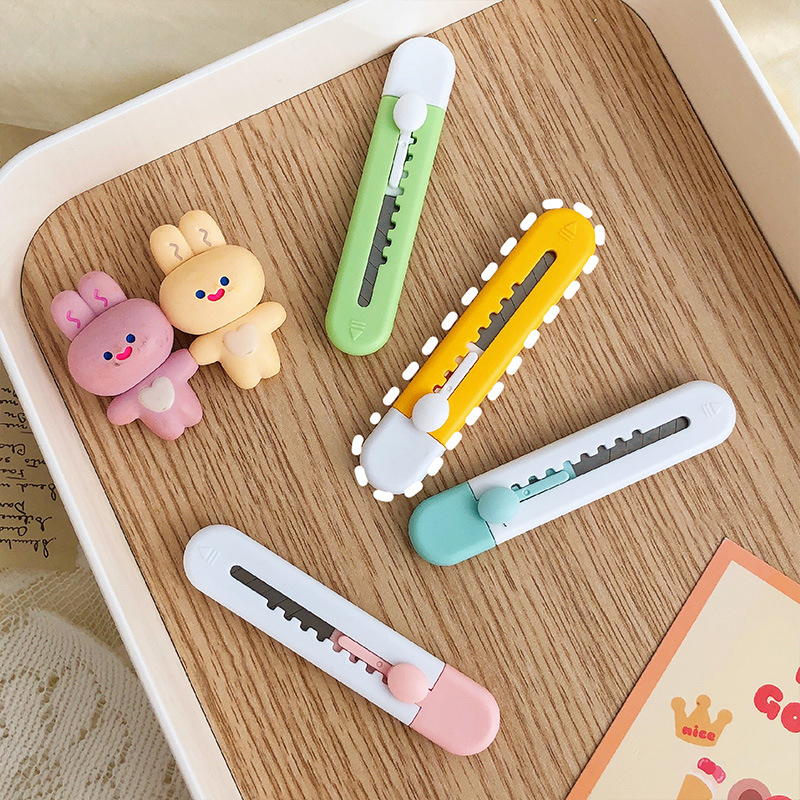 Dao Rọc Giấy Mini Cute Nhiều Màu Dễ Thương