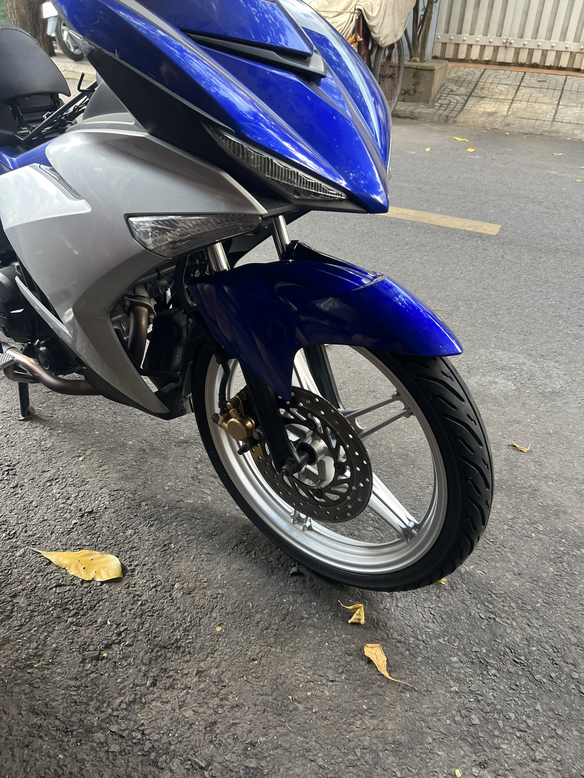 [HCM]DÈ TRƯỚC EX2011 GẮN EX150 DÈ ZIN