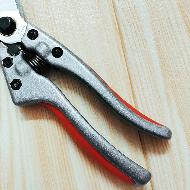 Kéo cắt cành làm vườn SaDa 210mm