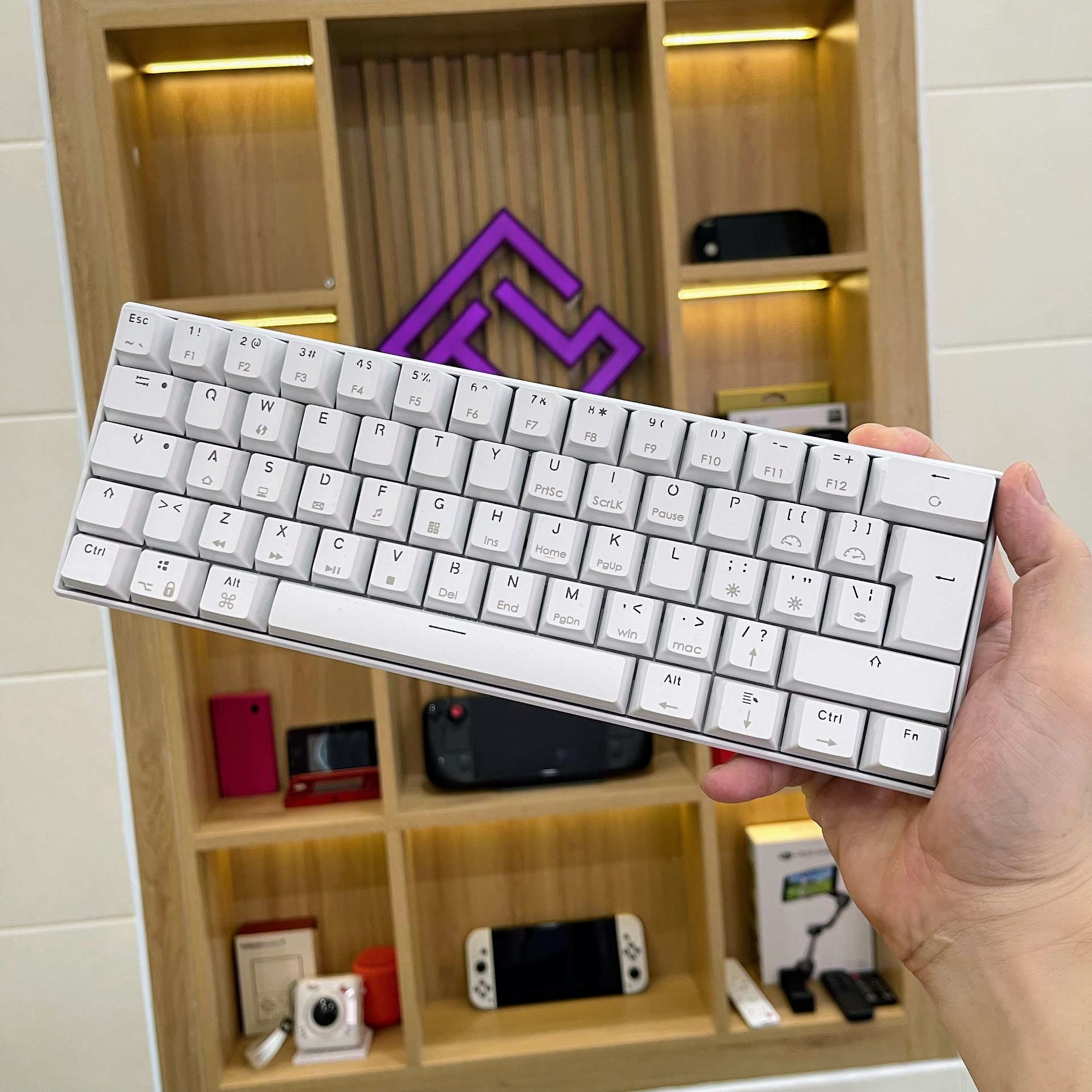 Bàn phím cơ K620 layout 61 phím - Có LED nhiều Switch