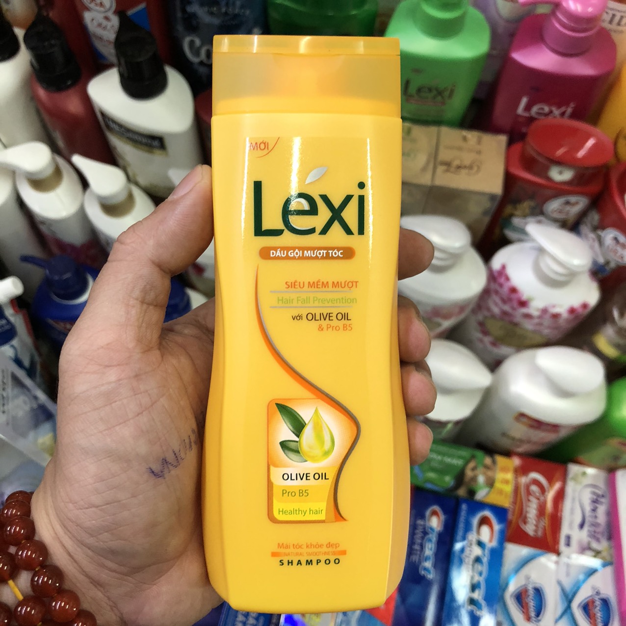 Dầu gội Lexi siêu mềm mượt 180ml (màu hồng)