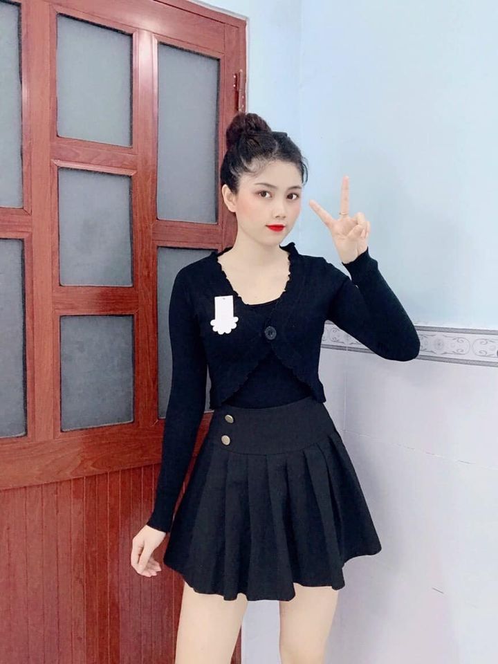 Áo khoác len croptop 1 nút tay dài phối đầm