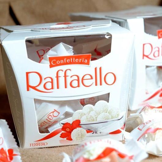 Socola phủ dừa Ferrero Confetteria Raffaello Đức 150g - Date T9 2022