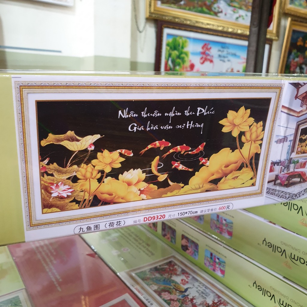 Tranh Đính Đá CÁ CỬU NGƯ QUẦN HỘI (ĐÁ ABC CAO CẤP). Kích Thước: 1m2 x 60cm - 1m5 x 70cm
