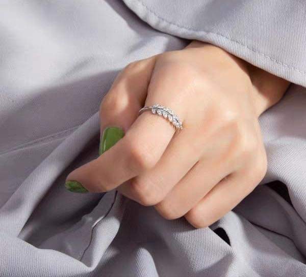Nhẫn lá nguyệt quế BẠC TA cao cấp