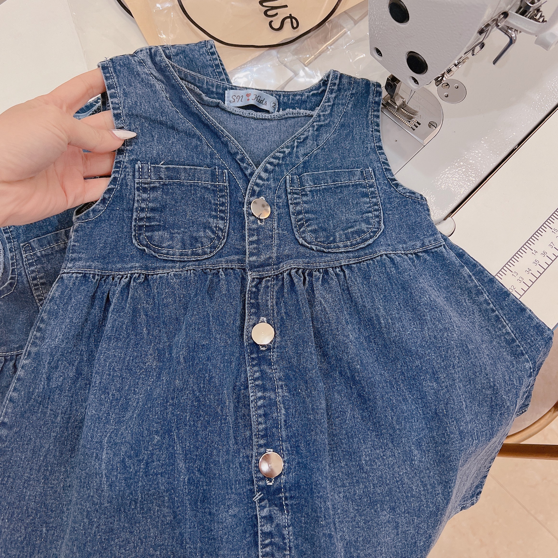 Váy bé gái, đầm jean mềm sát nách