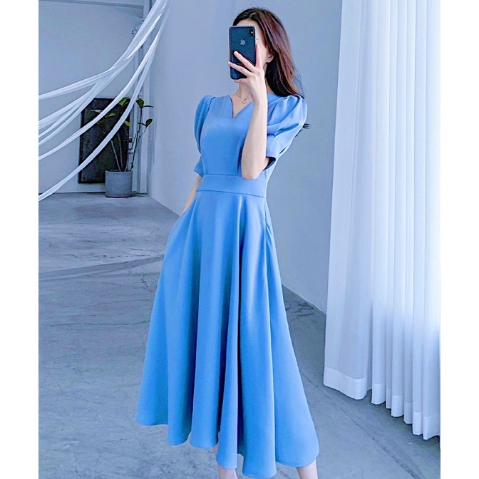 Đầm xanh cổ V form dài