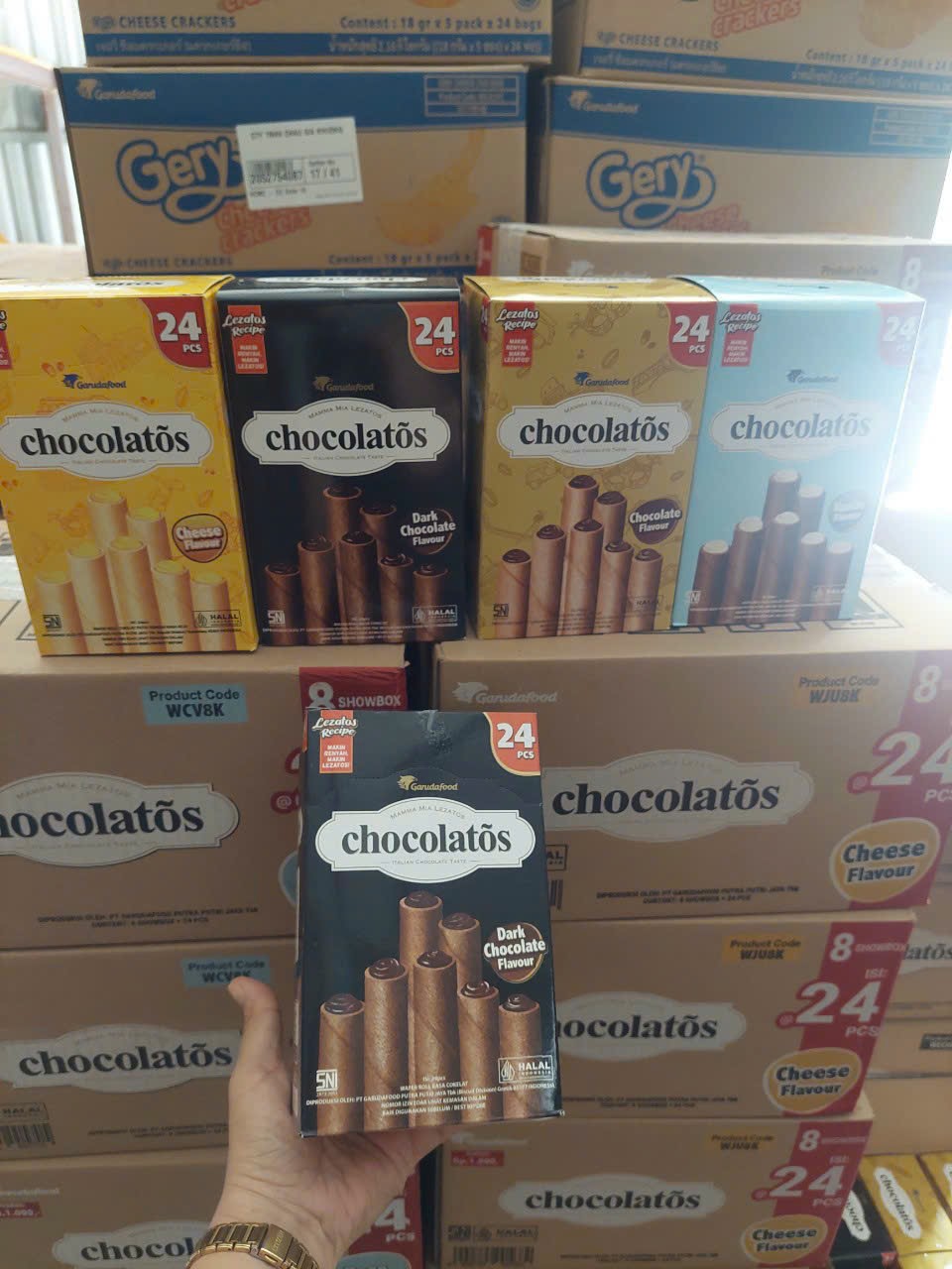 Bánh Cuộn Xốp Chocolatos Nhân SocoLa Đen 336g